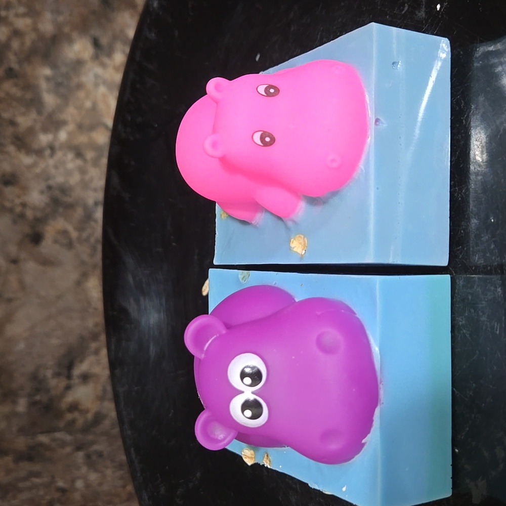 HandCrafted Bath Time Critters Raw Honey Oatmeal Shea Butter Soap - Picture 9 of 16